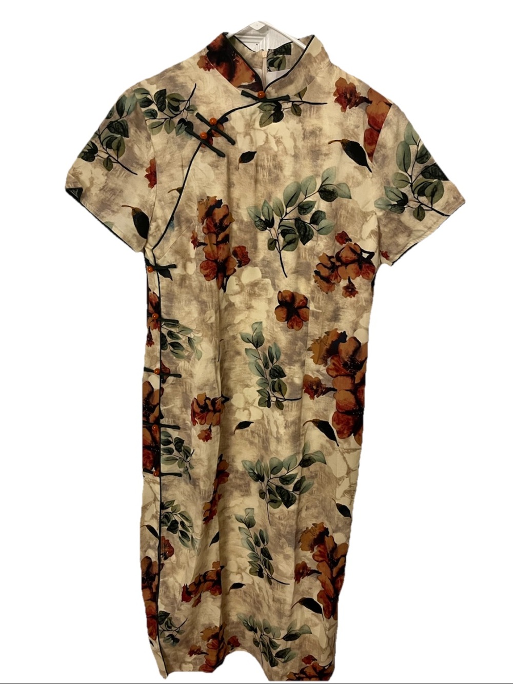 Floral Short-Sleeve Cheongsam Dress in Beige with Green Leaves
